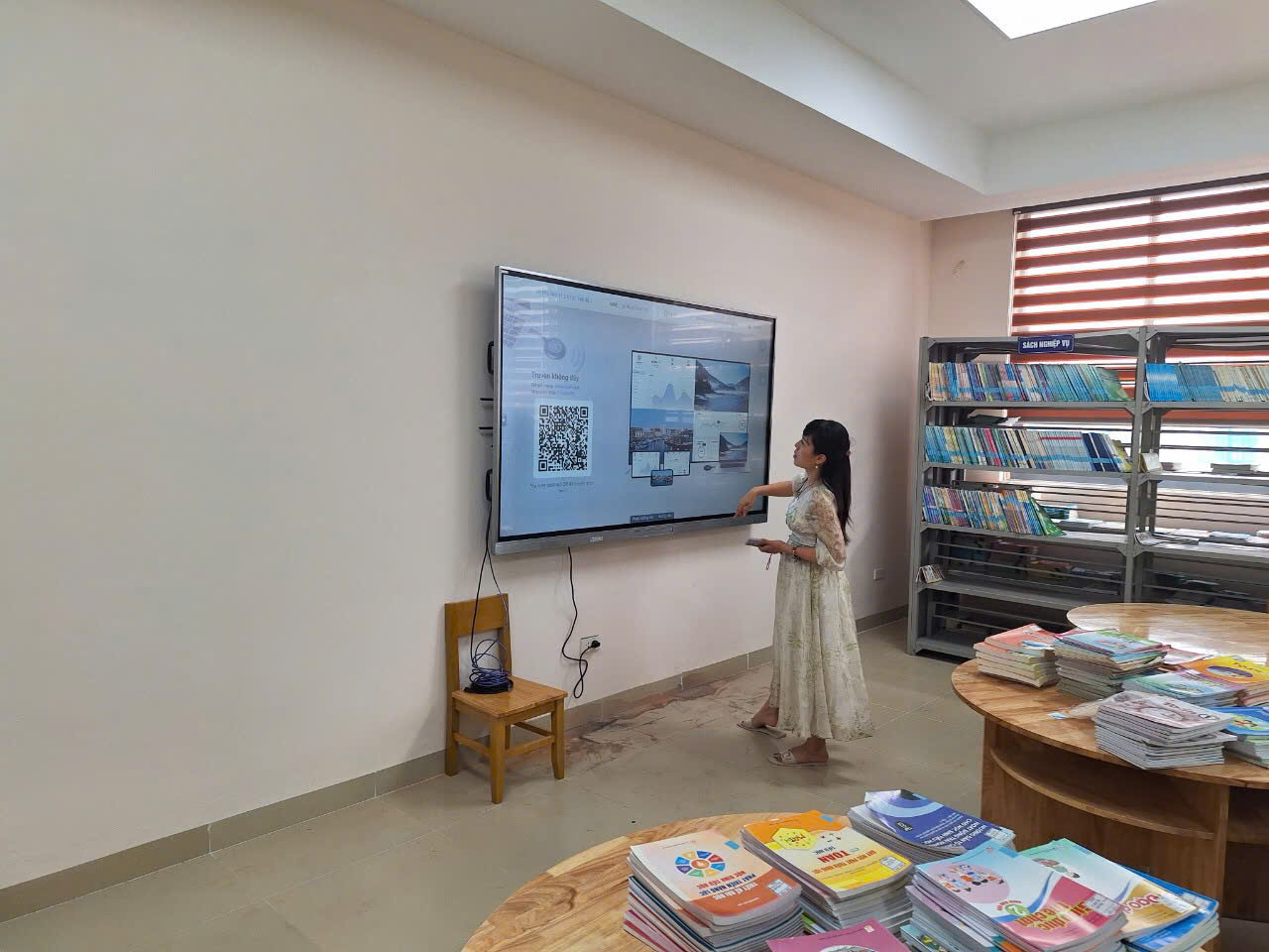 Màn hình tương tác sử dụng trong thư viện